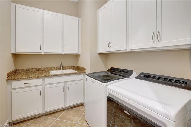 3380 Acapulco CIR, Cape Coral, FL 33909