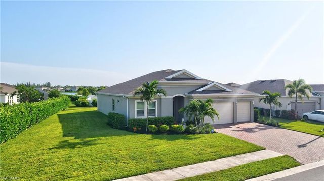 3380 Acapulco CIR, Cape Coral, FL 33909