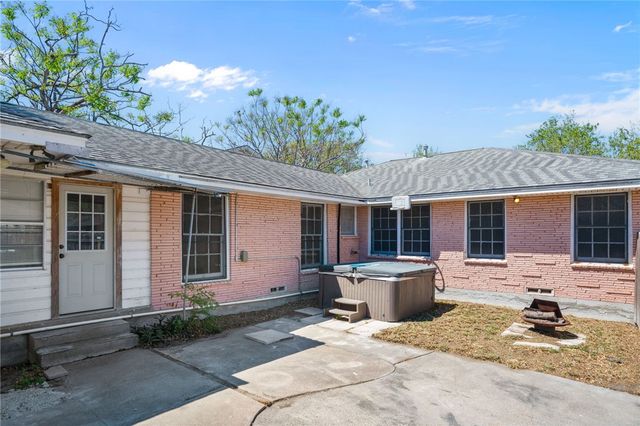 613 Hopper Dr, Corpus Christi, TX 78411