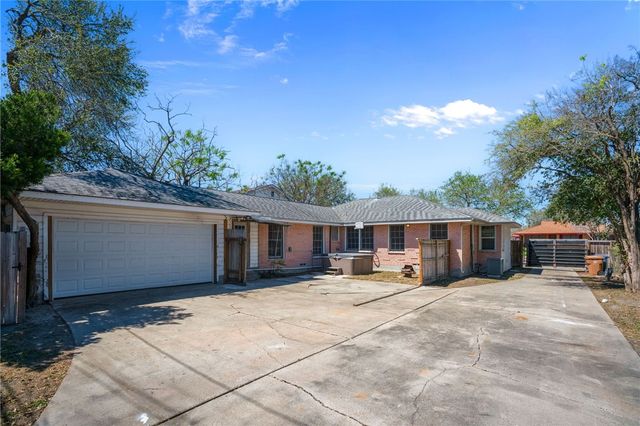 613 Hopper Dr, Corpus Christi, TX 78411