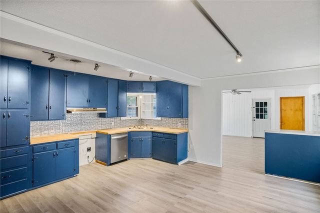 613 Hopper Dr, Corpus Christi, TX 78411