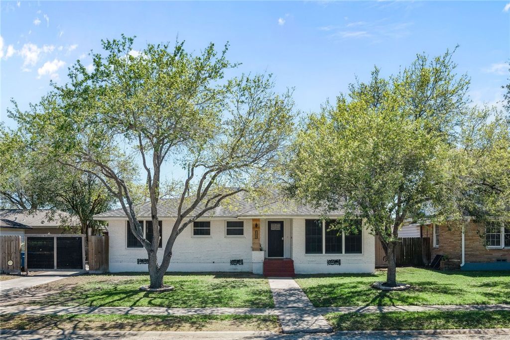 613 Hopper Dr, Corpus Christi, TX 78411