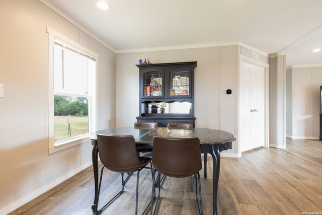 287 County Road 7712, Devine, TX 78016