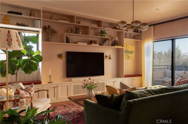 734 Parkman, Los Angeles, CA 90026