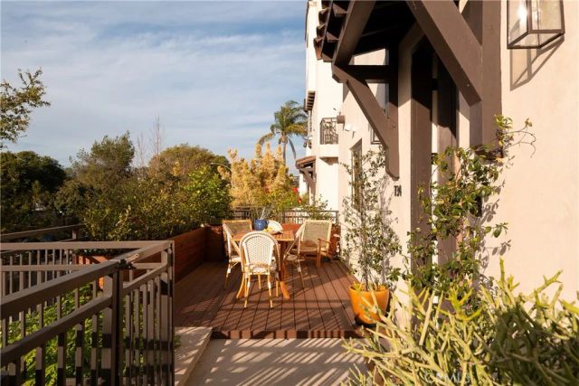 734 Parkman, Los Angeles, CA 90026