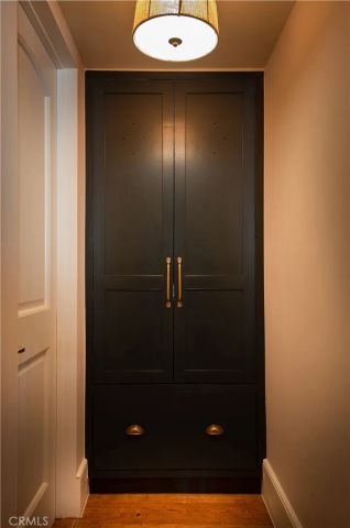 734 Parkman, Los Angeles, CA 90026