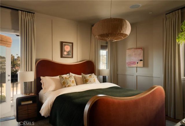 734 Parkman, Los Angeles, CA 90026