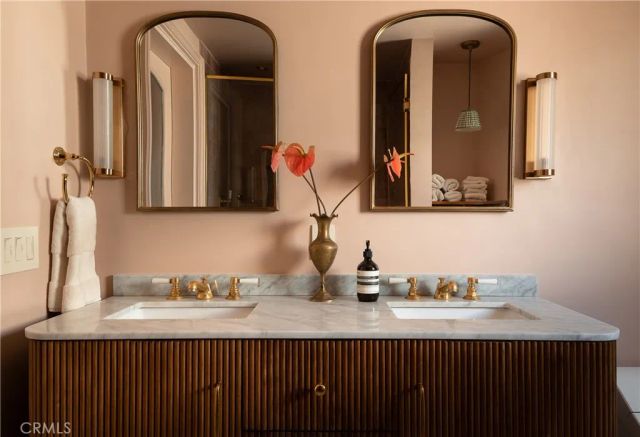 734 Parkman, Los Angeles, CA 90026