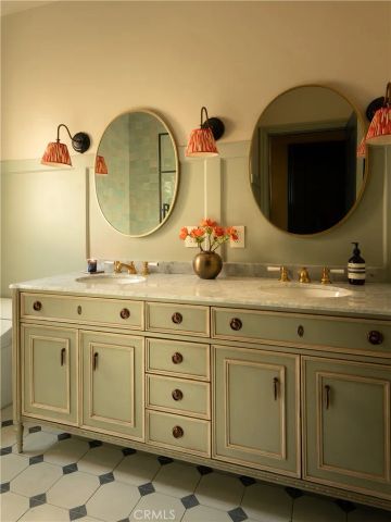 734 Parkman, Los Angeles, CA 90026