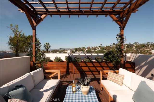 734 Parkman, Los Angeles, CA 90026