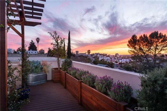 734 Parkman, Los Angeles, CA 90026