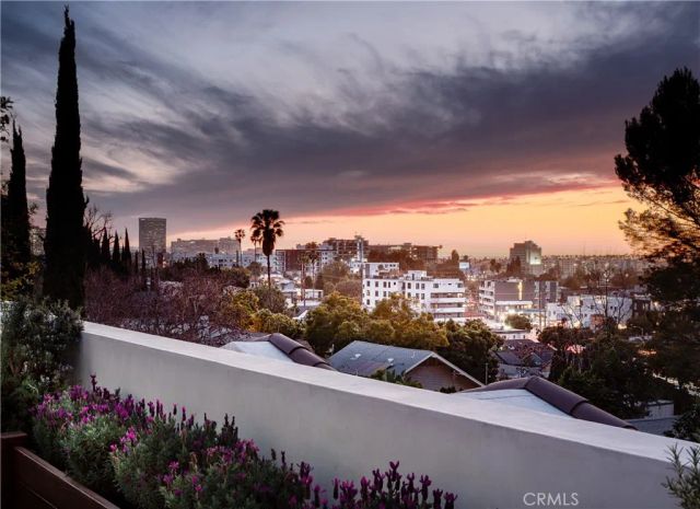 734 Parkman, Los Angeles, CA 90026