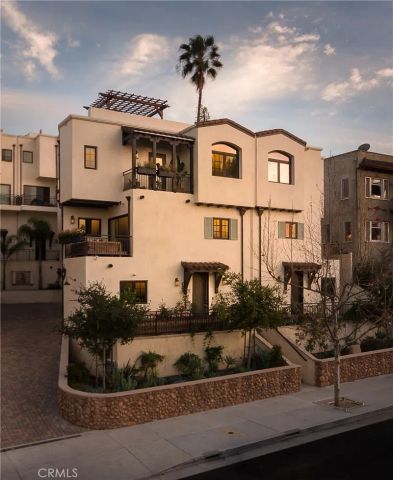 734 Parkman, Los Angeles, CA 90026