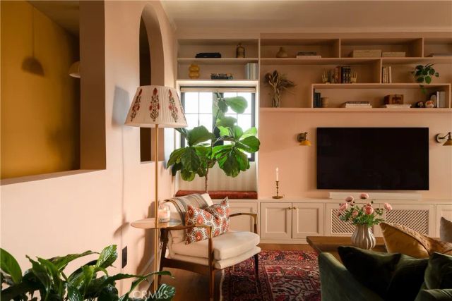 734 Parkman, Los Angeles, CA 90026