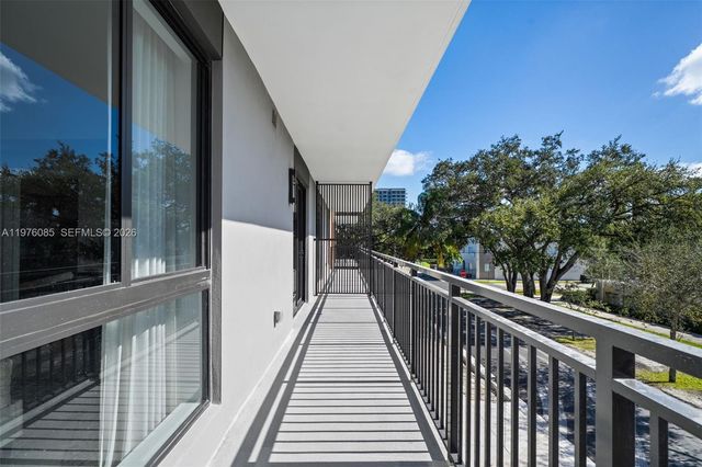 2479 NE 192nd St 209, Miami, FL 33180