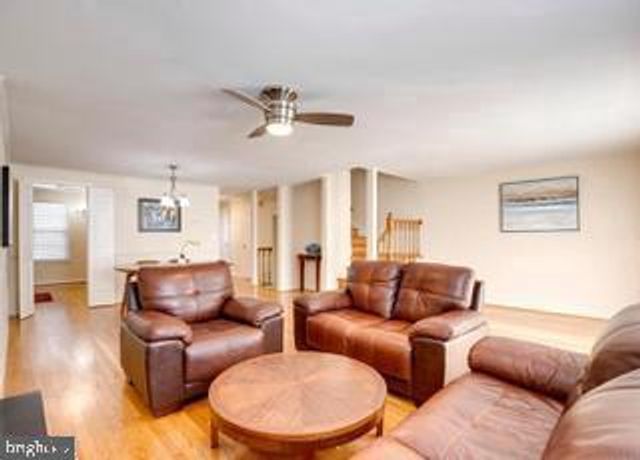 8931 PARK FOREST DR, Springfield, VA 22152