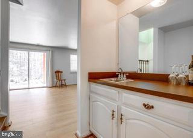 8931 PARK FOREST DR, Springfield, VA 22152