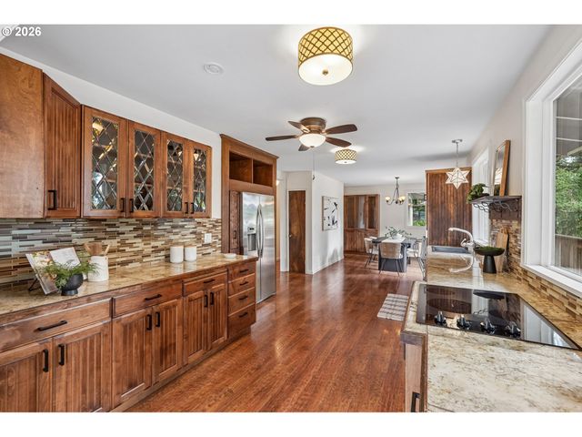 17901 S CANTER Ln, Oregon City, OR 97045