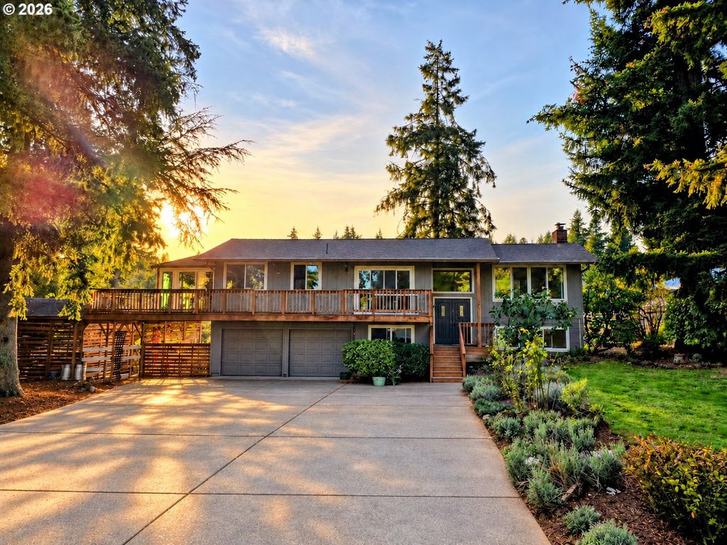 17901 S CANTER Ln, Oregon City, OR 97045