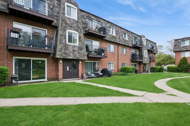 9352 Bay Colony Drive 1E, Des Plaines, IL 60016