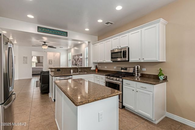 10440 S Painted Mare Drive, Vail, AZ 85641