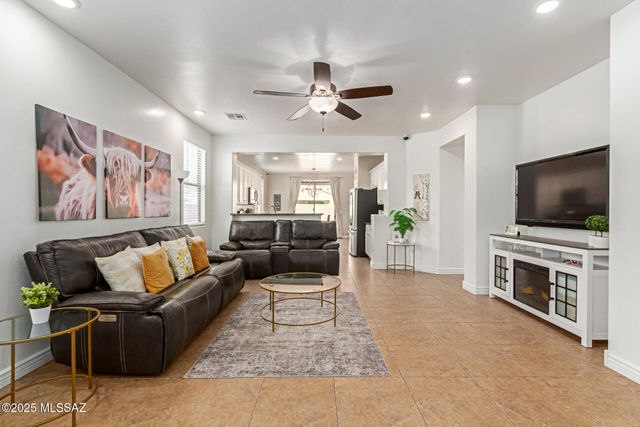 10440 S Painted Mare Drive, Vail, AZ 85641