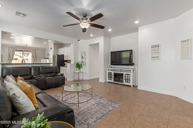 10440 S Painted Mare Drive, Vail, AZ 85641