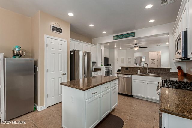 10440 S Painted Mare Drive, Vail, AZ 85641