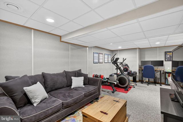 154 GALWAY CIR, Chalfont, PA 18914