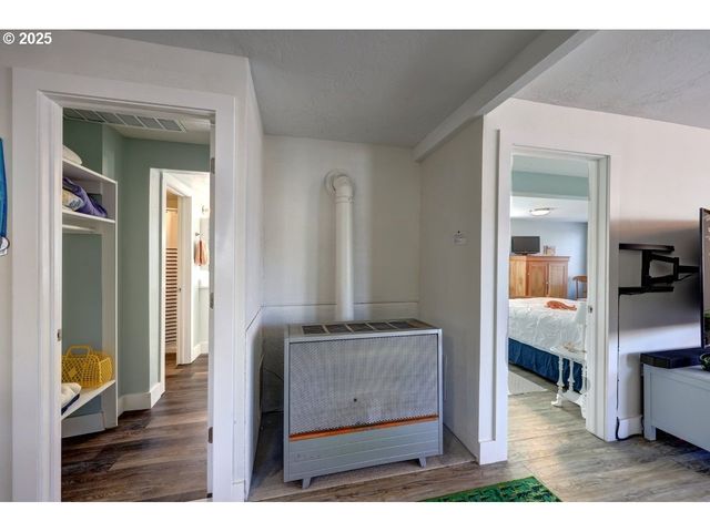 739 11TH Ave, Seaside, OR 97138