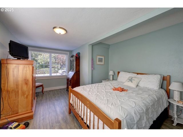 739 11TH Ave, Seaside, OR 97138