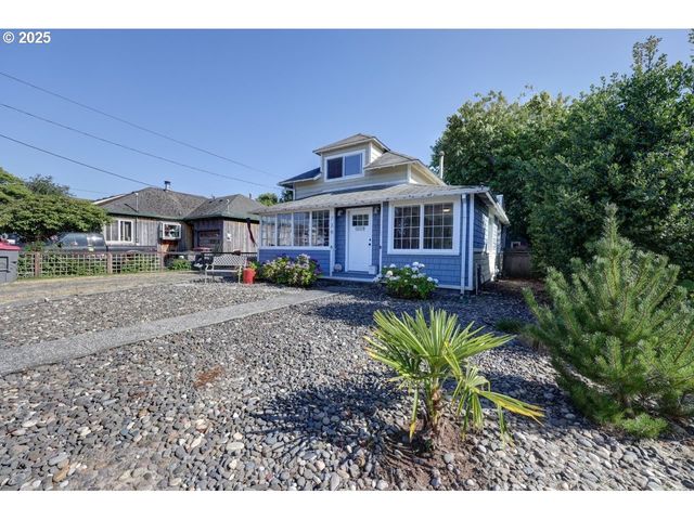 739 11TH Ave, Seaside, OR 97138