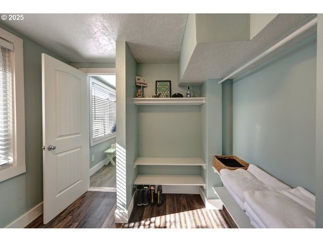 739 11TH Ave, Seaside, OR 97138