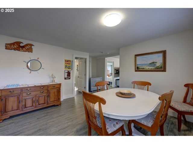 739 11TH Ave, Seaside, OR 97138