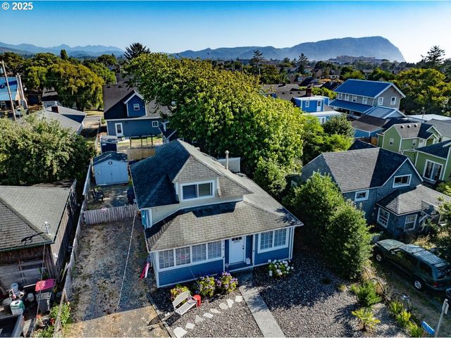 739 11TH Ave, Seaside, OR 97138