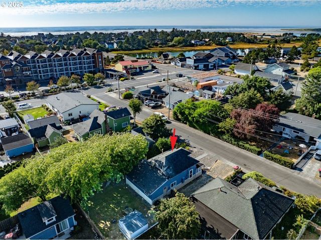739 11TH Ave, Seaside, OR 97138