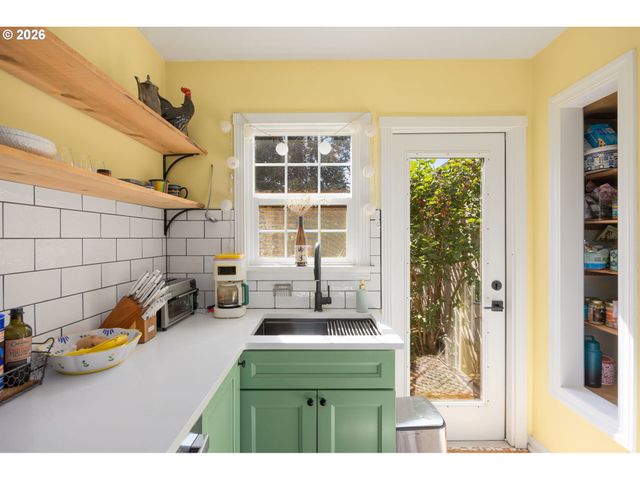 3011 Se 75TH Ave, Portland, OR 97206