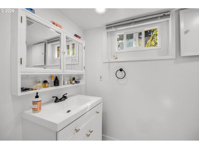 3011 Se 75TH Ave, Portland, OR 97206