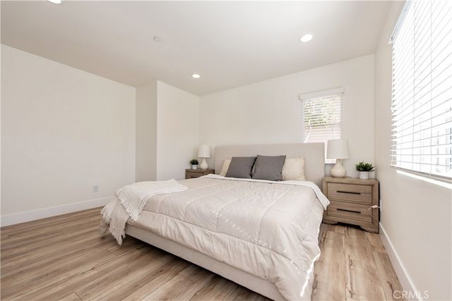 94 Chantilly, Irvine, CA 92620