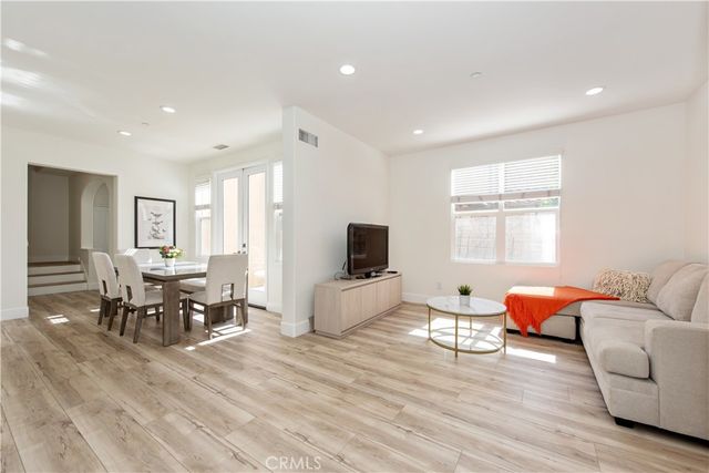 94 Chantilly, Irvine, CA 92620