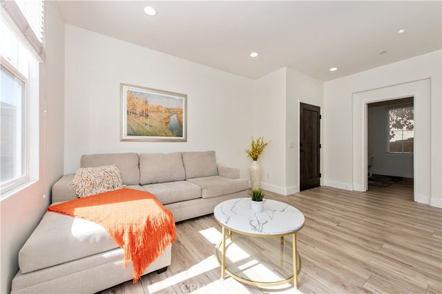 94 Chantilly, Irvine, CA 92620