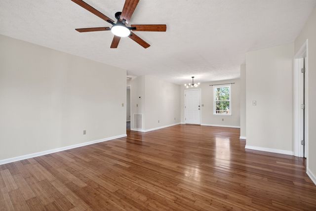 3531 Riveroaks Dr, Cookeville, TN 38506