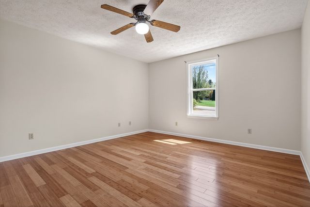 3531 Riveroaks Dr, Cookeville, TN 38506