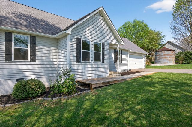 3531 Riveroaks Dr, Cookeville, TN 38506