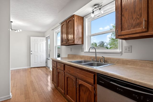 3531 Riveroaks Dr, Cookeville, TN 38506