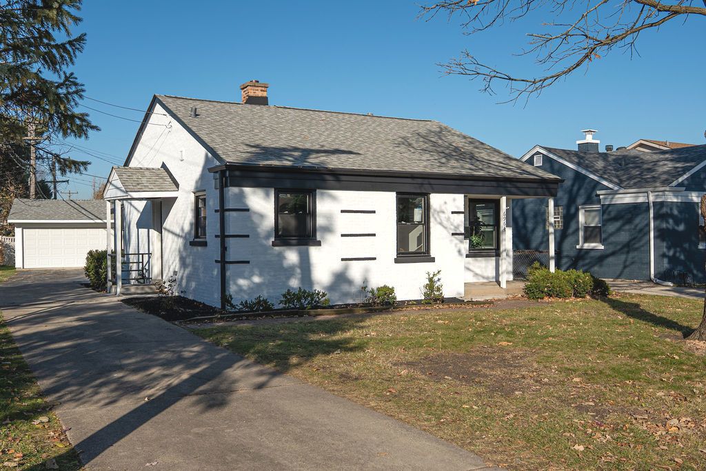 6964 W Cleveland Street, Niles, IL 60714