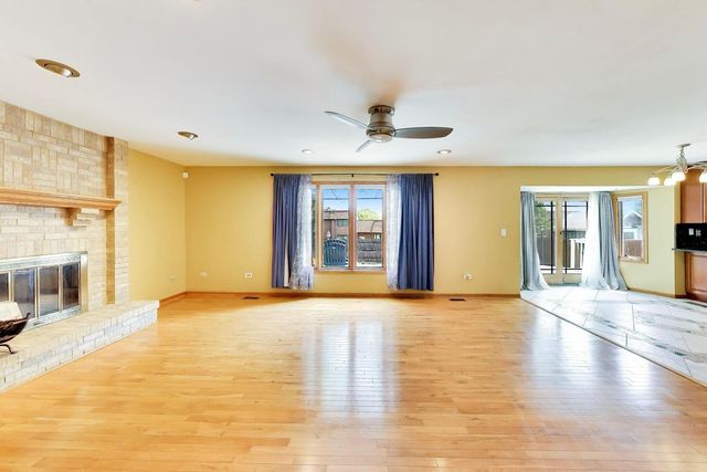 443 N Tara Lane, Addison, IL 60101