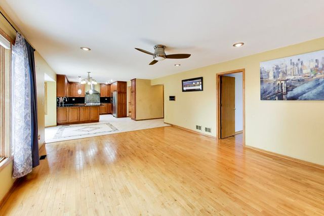 443 N Tara Lane, Addison, IL 60101