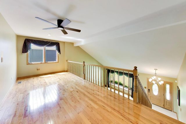 443 N Tara Lane, Addison, IL 60101