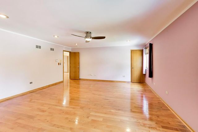 443 N Tara Lane, Addison, IL 60101